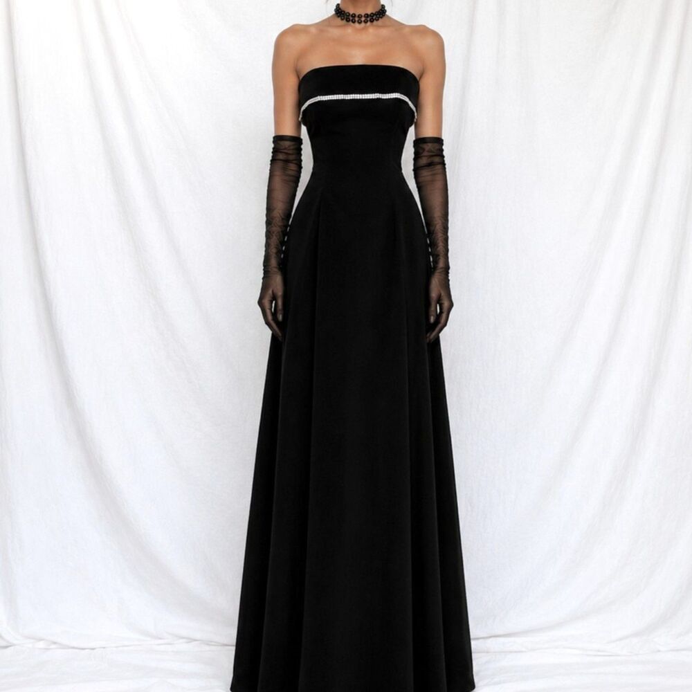 Vintage Black Strapless Rhinestone Embellished Velvet Fit Flared Maxi Prom Dress